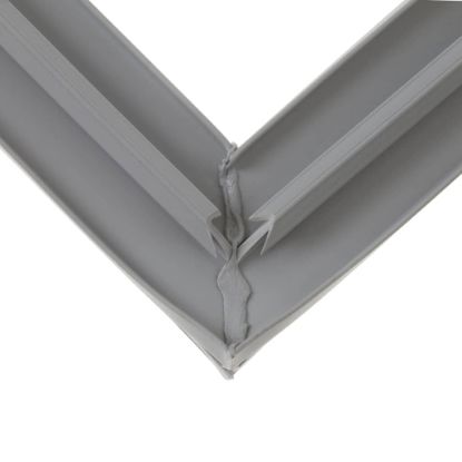 Picture of Traulsen 341-60176-06 Gasket Snap-in 3 Dwr 4.00In Pa